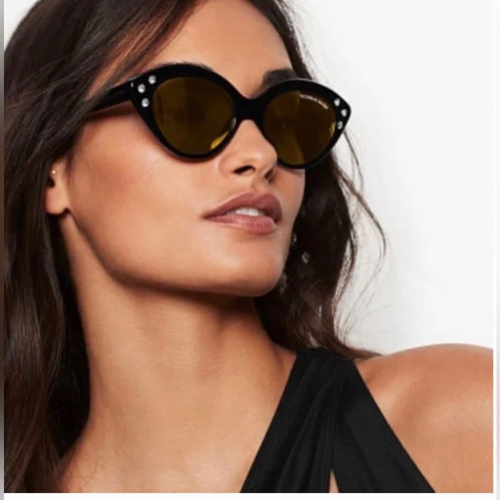 NWT! LTD EDITION VS Rhinestone Cat-Eye Sunnies Blk/Gold Ltd Edition!